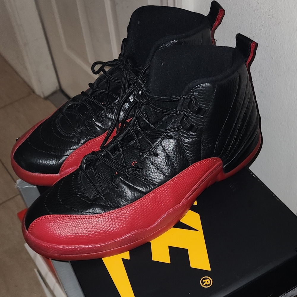 Jordan retro 12 bred